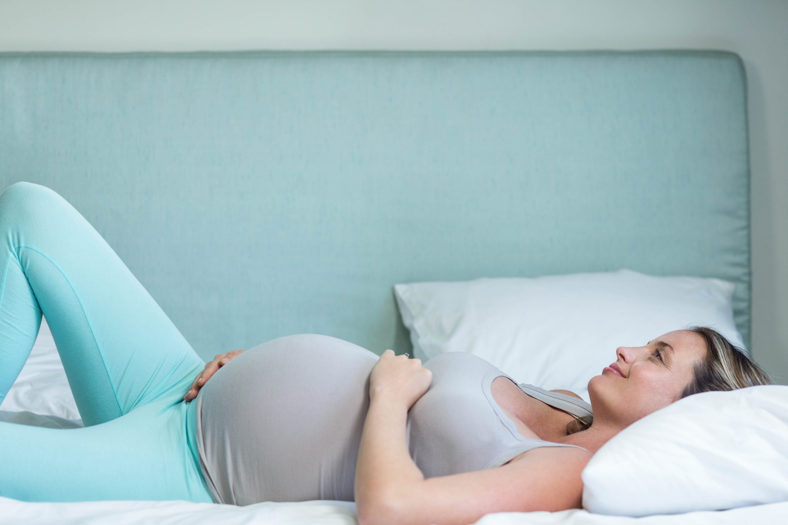 Las mejores almohadas para embarazadas para disfrutar de una noche