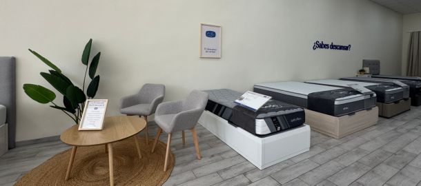 main image 4